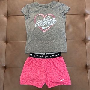 Nike Short Sleeve Shirt & Shorts Matching Set. Girls Size Small or 4/5.